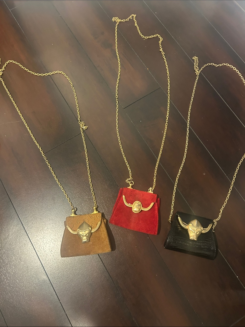 . Each can be bought separately Women’s Mini Shoulder Bag with Gold chain